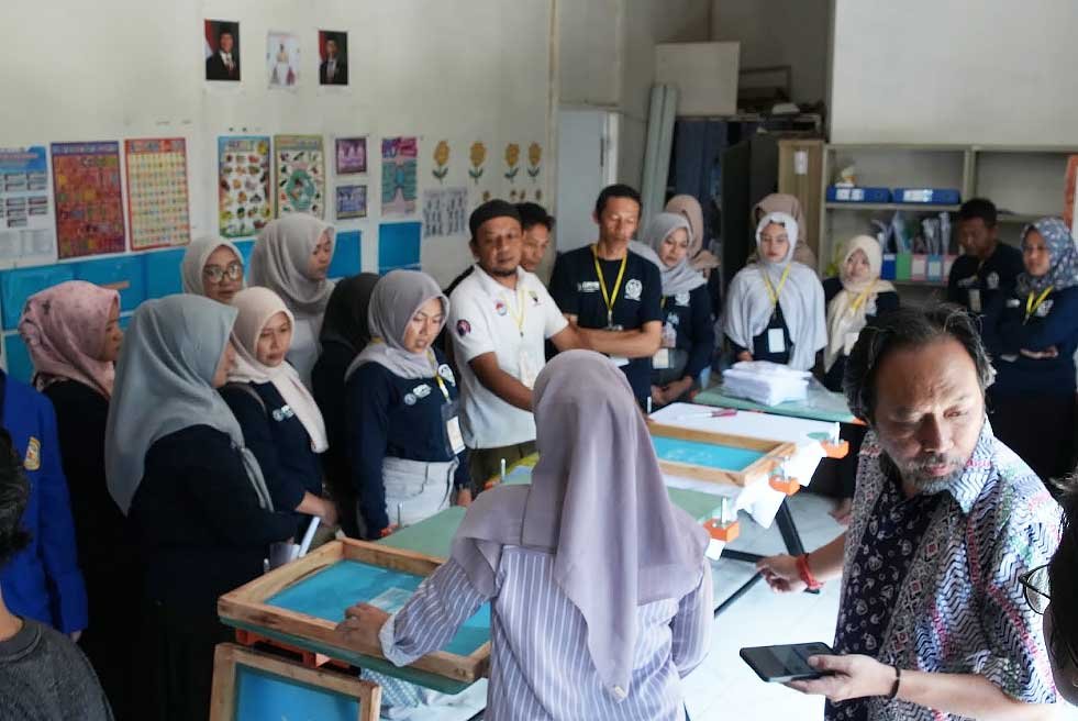 praktek sablon PKBM Insan Motekar 1